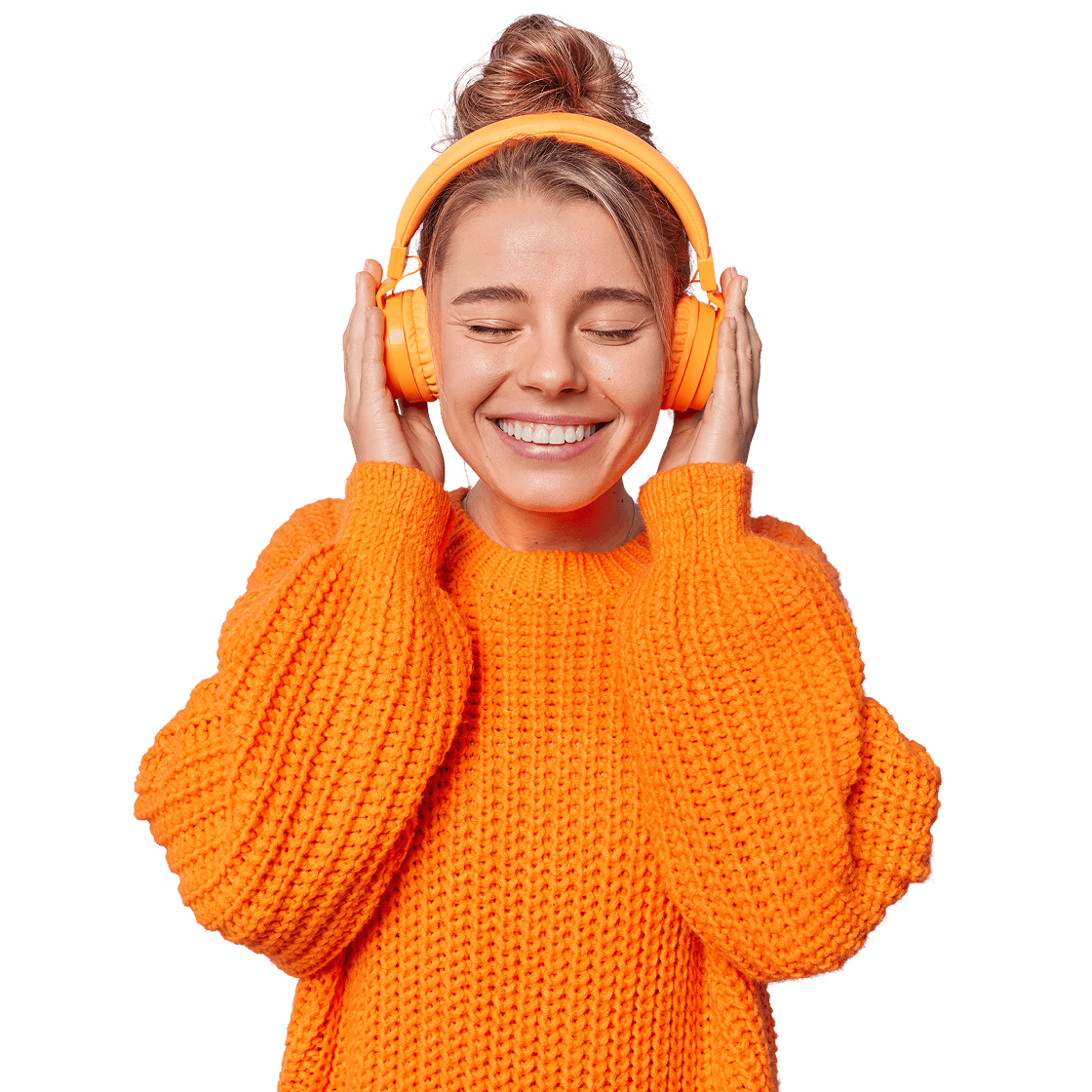 Candidata escuchando el audio de la tarea con auriculares